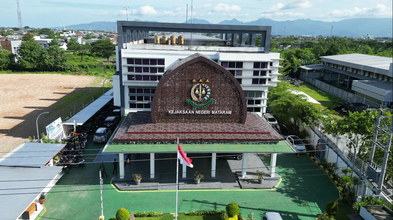 Banner Kejaksaan Negeri Mataram