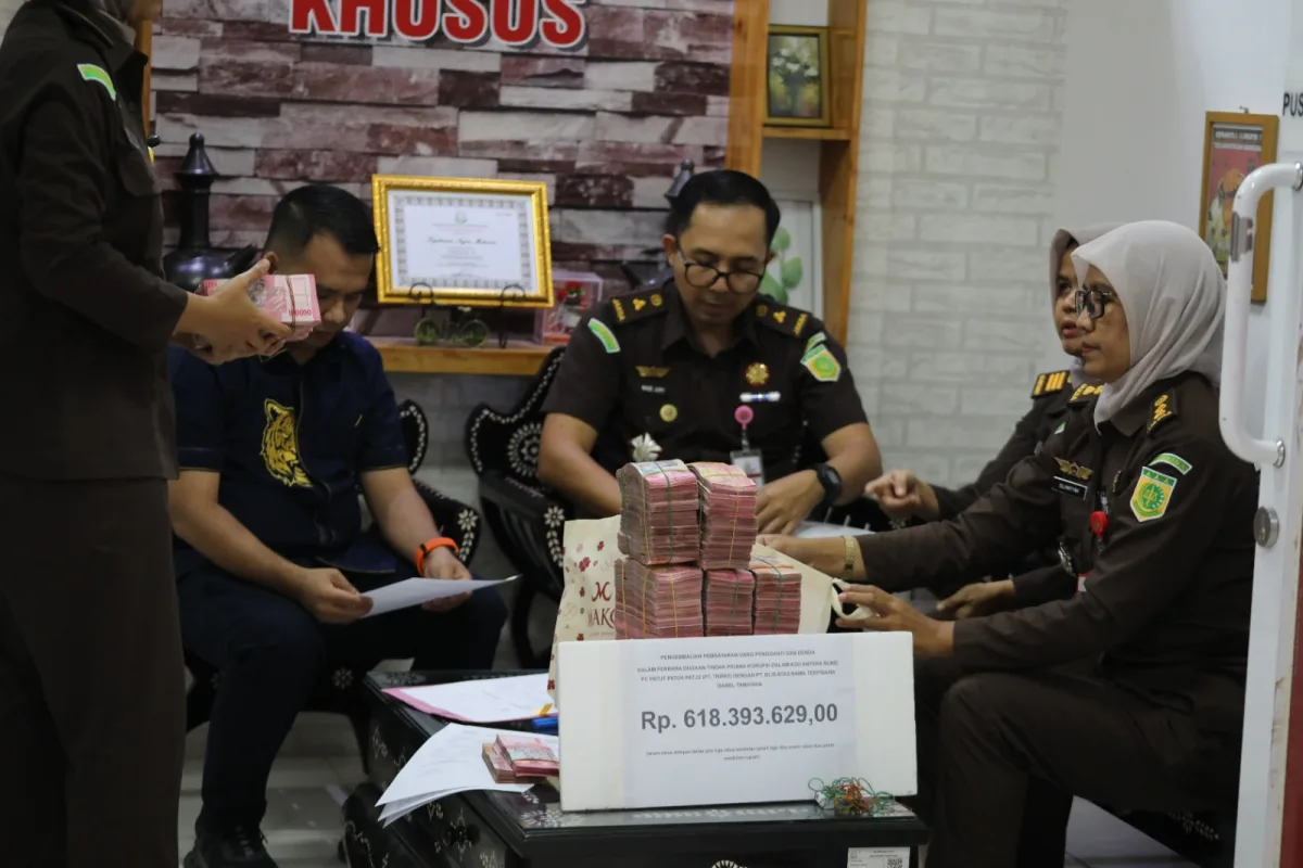 Kejari Mataram Berhasil Pulihkan Kerugian Keuangan Negara Sebesar Rp. 618.393.629,00